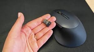 How to Connect a Wireless Mouse to Your Laptop